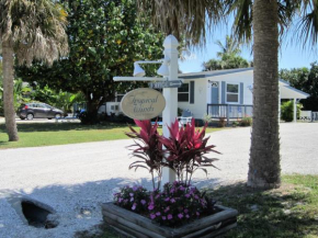 Tropical Winds Beachfront Motel and Cottages